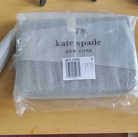 NWT*Kate Spade chelsea medium wristlet pouch Bag - Picture 9 of 9